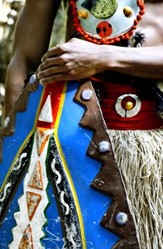 Featured is a macro photo of an African tribesman taken by Rodolfo Clix, a photographer from Sao Paulo, Brazil.